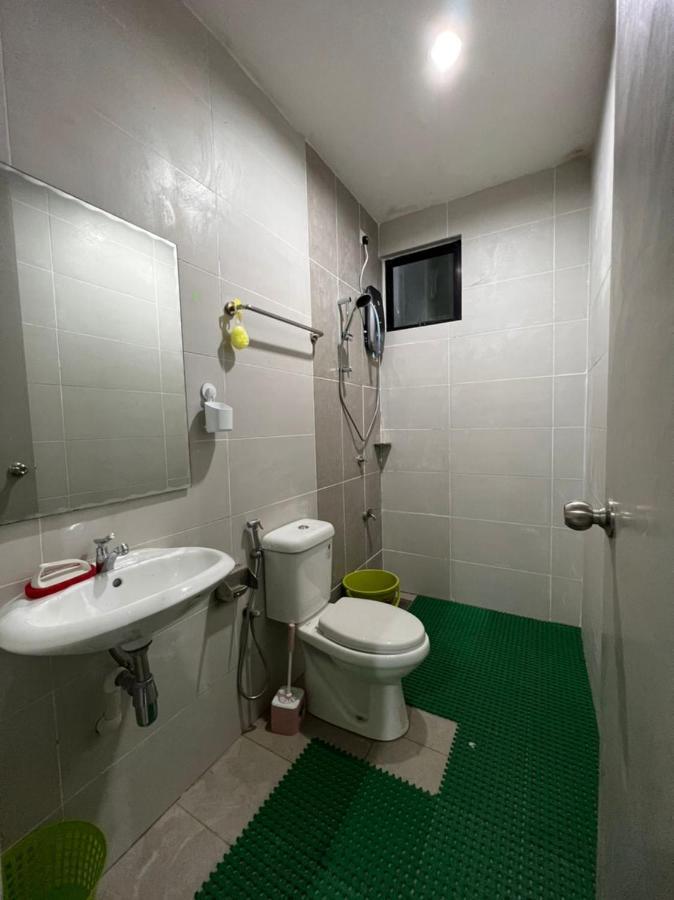 Faiz Homestay Kuching Zewnętrze zdjęcie