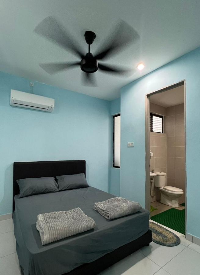 Faiz Homestay Kuching Zewnętrze zdjęcie